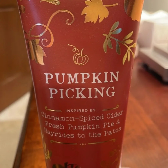 NWT Bath and Bodyworks Pumpkin Picking lotion. Only one lotion - Picture 2 of 6